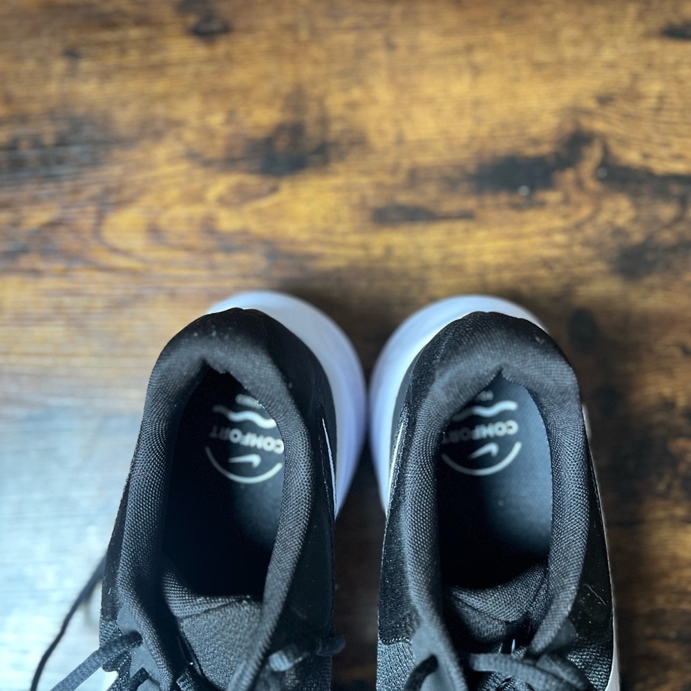Adidas - Picture 8 of 11